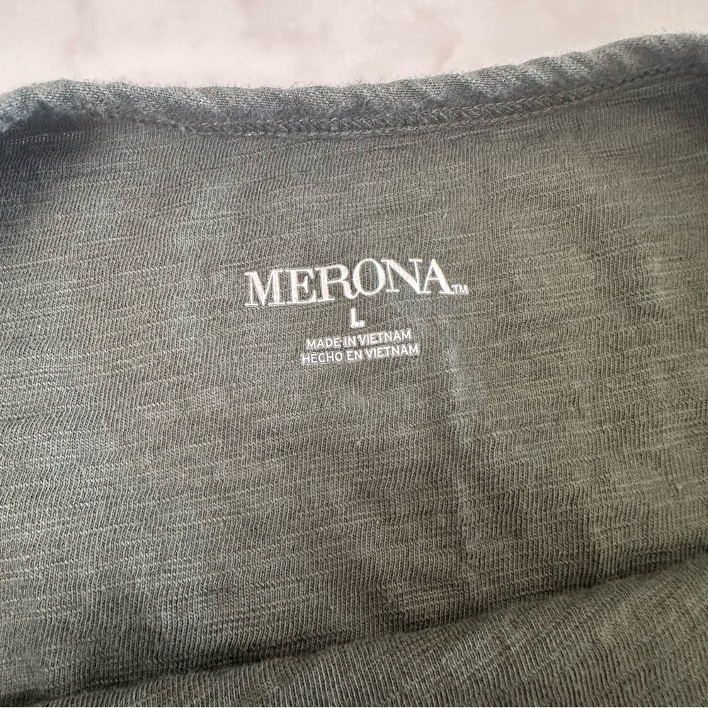 Merona Women’s Dark Olive Green Short Sleeve Tee with pocket. Size Large - Picture 9 of 13
